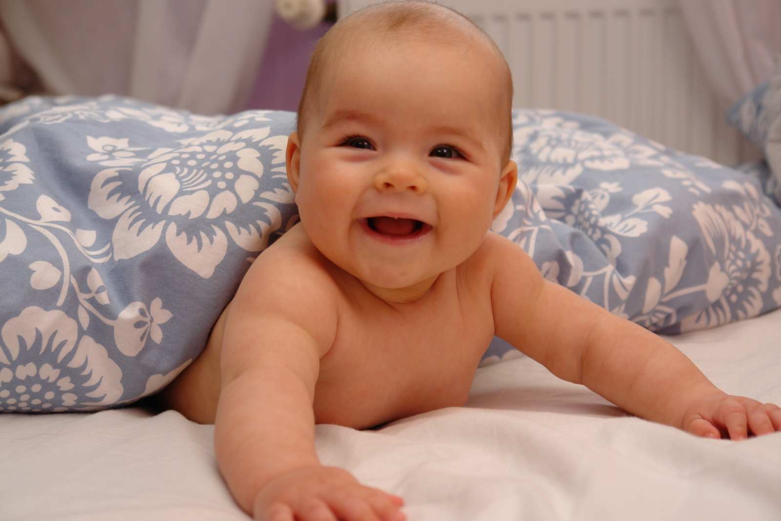 Euromeds-Doctor.com - a happy baby